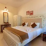 Quirky Stays- 2Bhk, Pool,Kitchen,Wifi Candolim