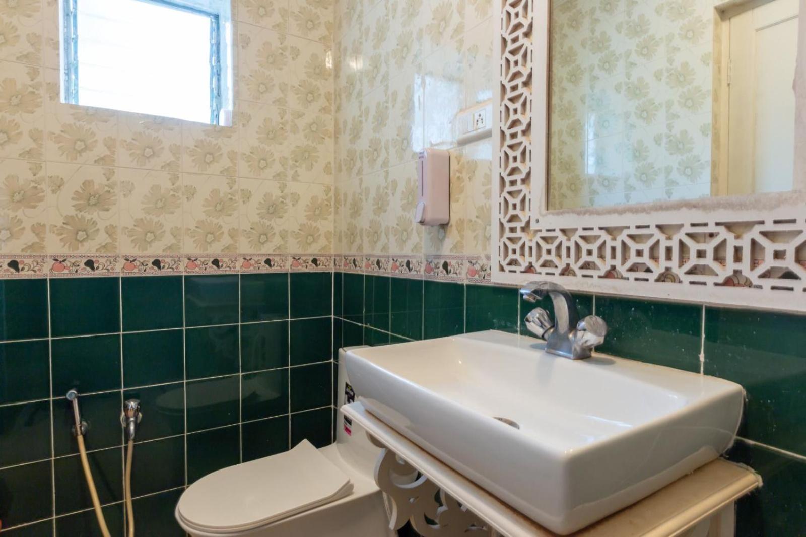Quirky Stays- 2bhk, Pool,kitchen,wifi Apartment Candolim