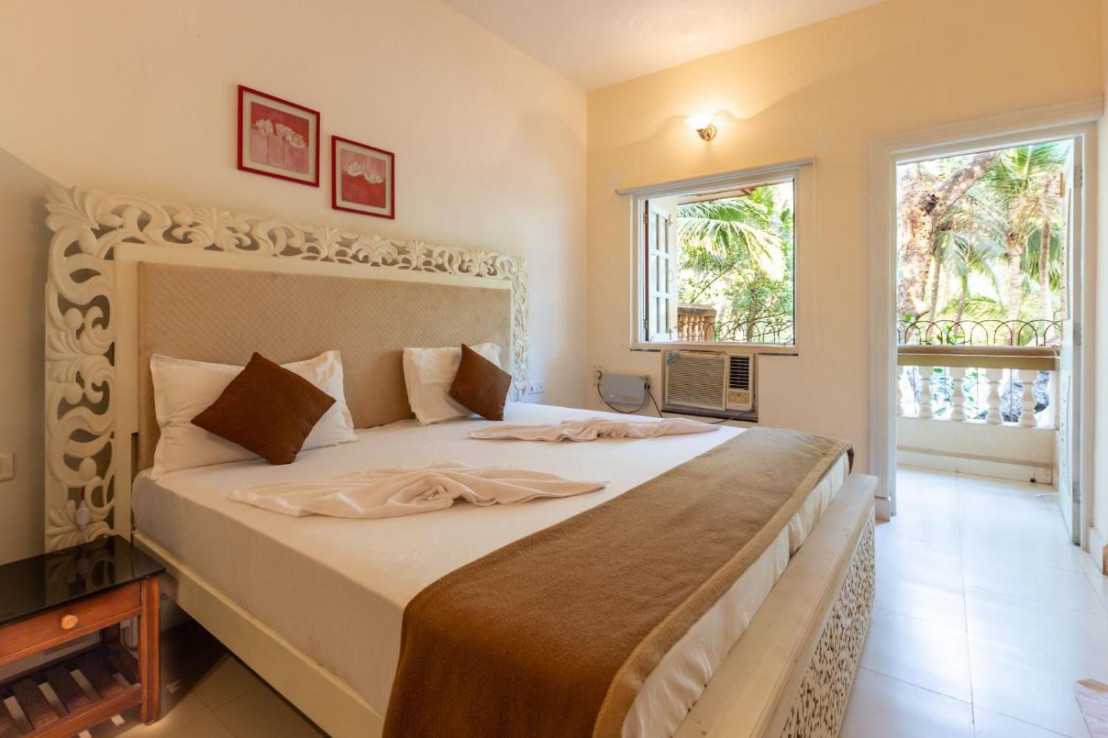 Quirky Stays- 2bhk, Pool,kitchen,wifi Candolim