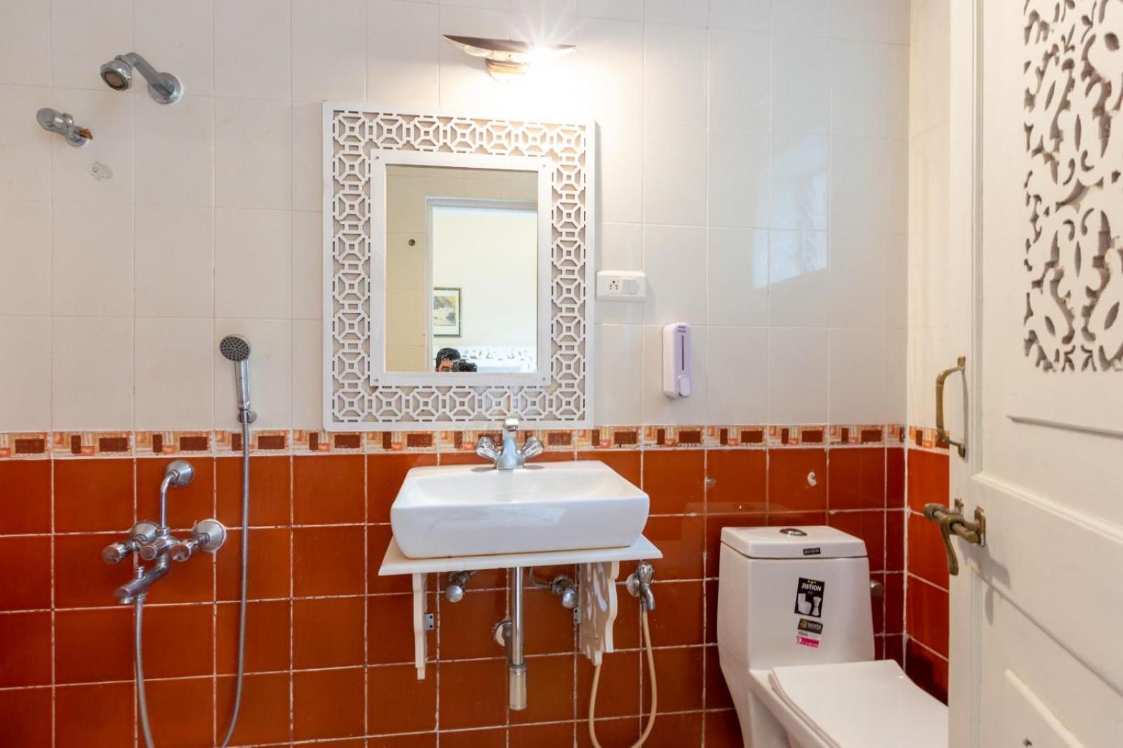 Quirky Stays- 2bhk, Pool,kitchen,wifi *