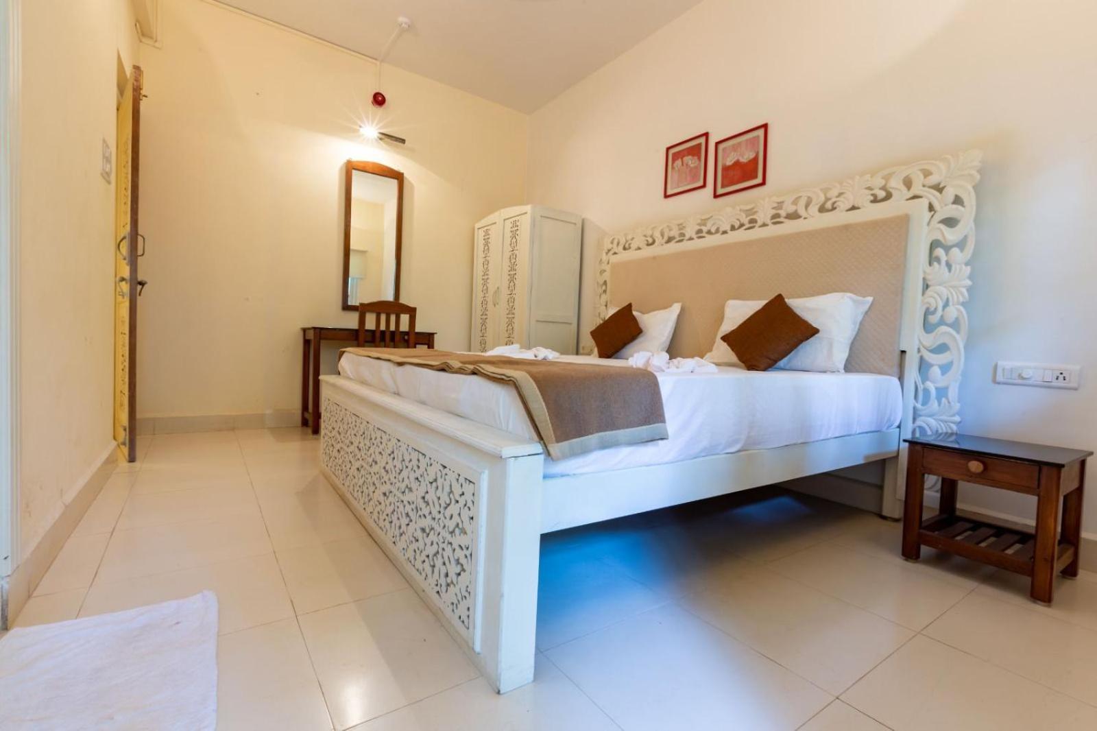 Apartment Quirky Stays- 2bhk, Pool,kitchen,wifi *